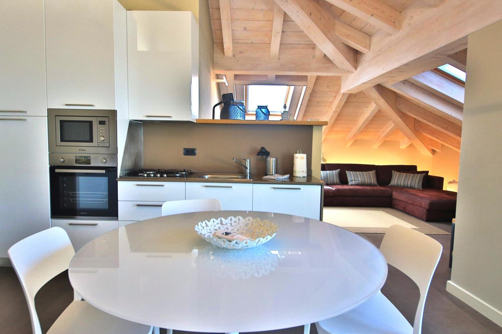 Liszt Attic By Klabhouse Apartment