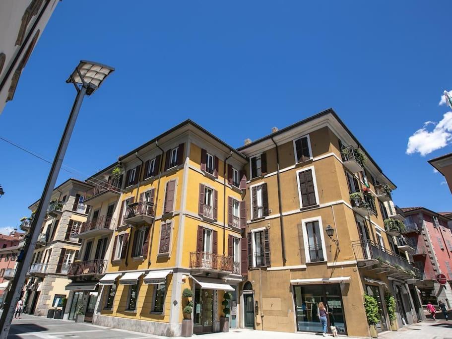 Lakefront In Center - Cozy With Amazing Views Apartment Lecco