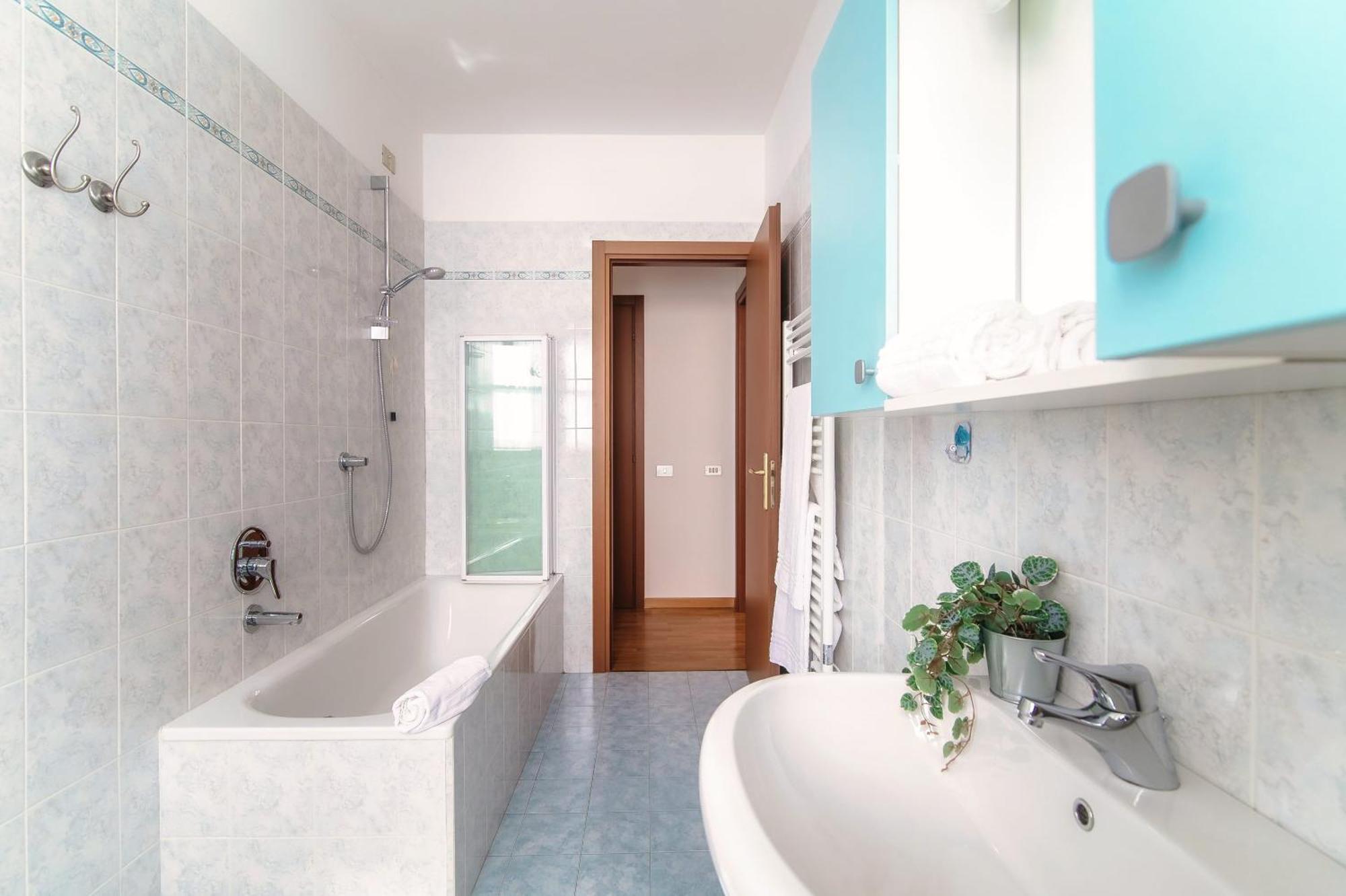 Valles & Mars Apartment Como