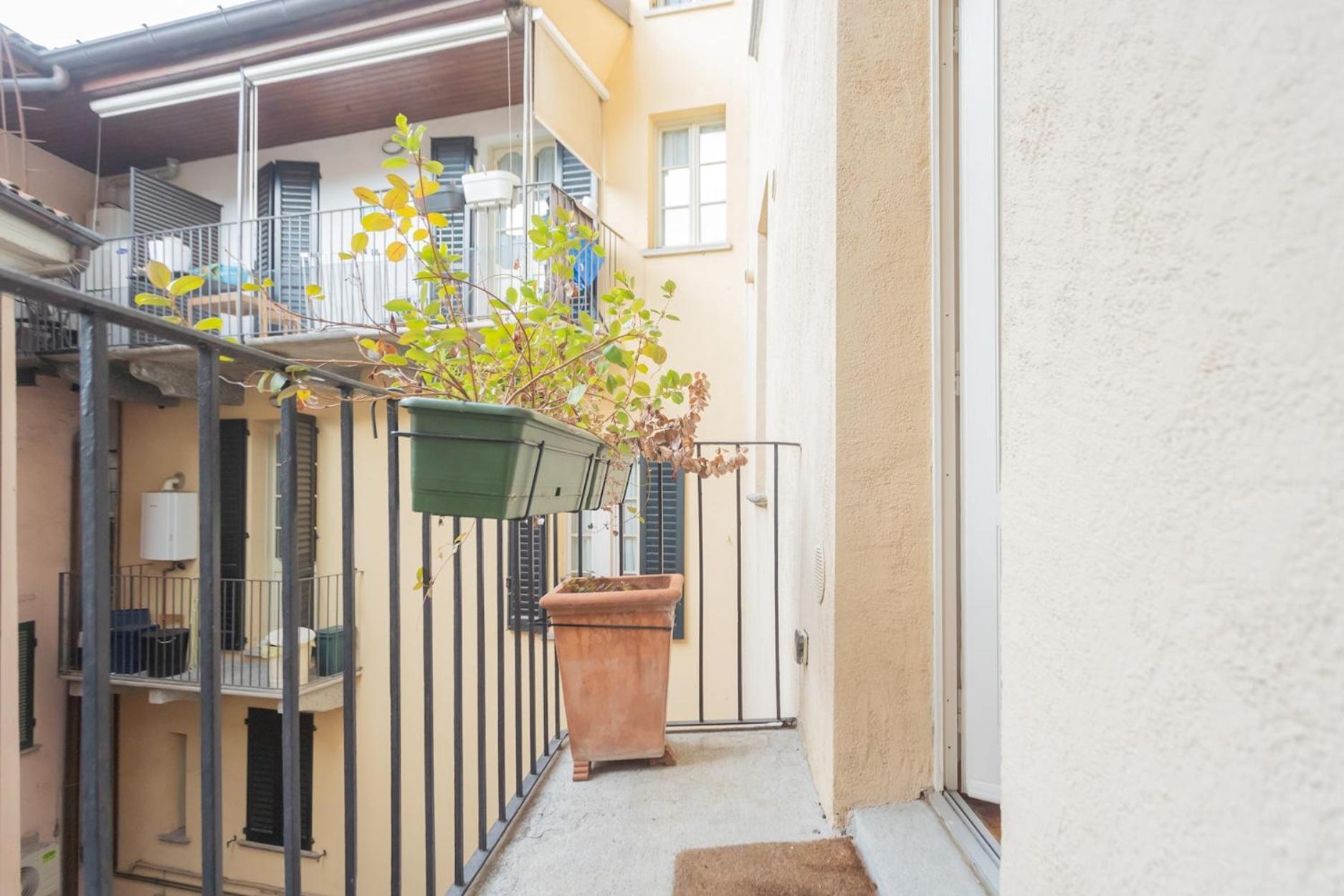 Viavi By Rent Como