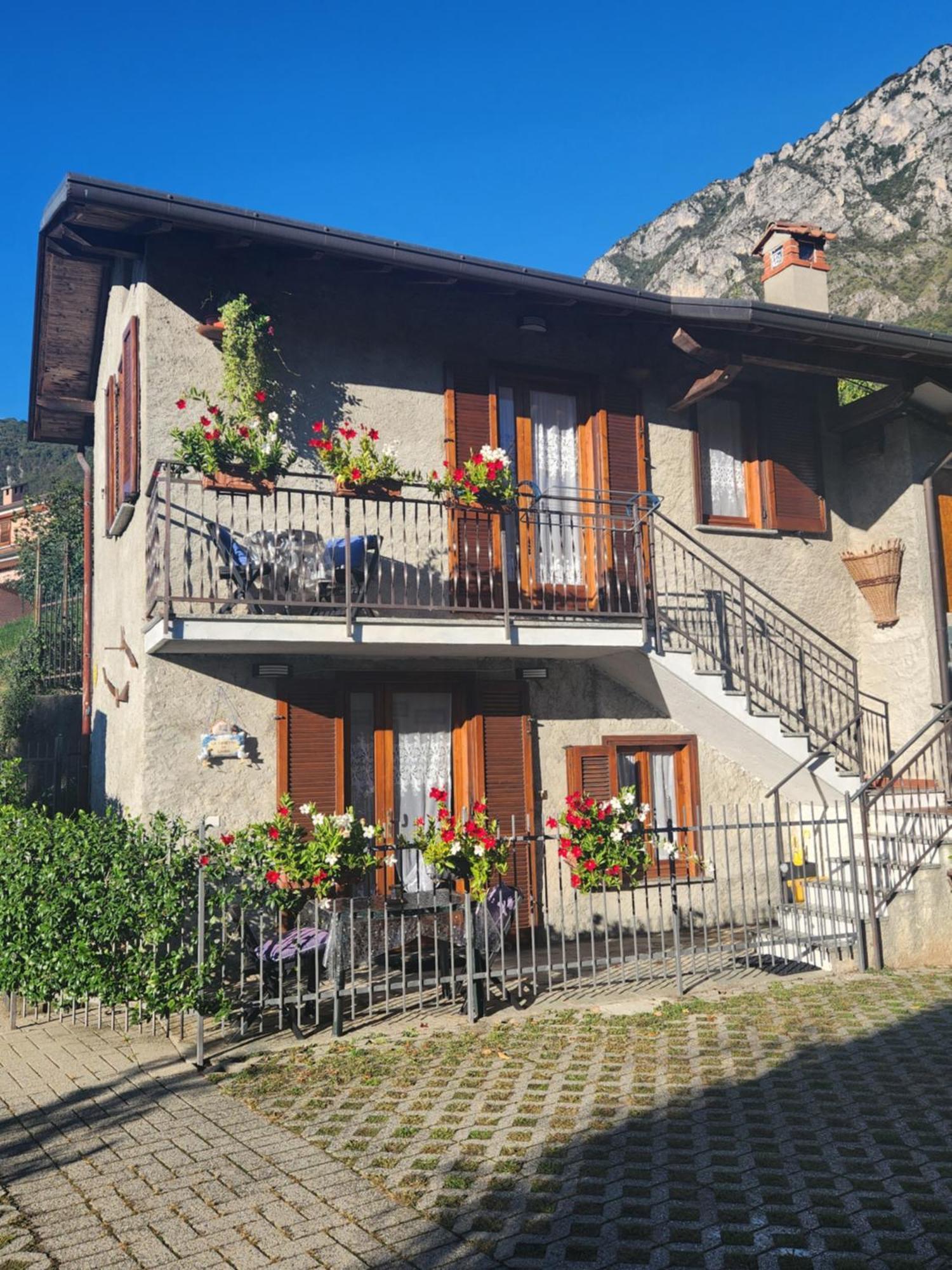Laura'S Cottage With A View Of The Lake And Mountains Holiday home Lierna
