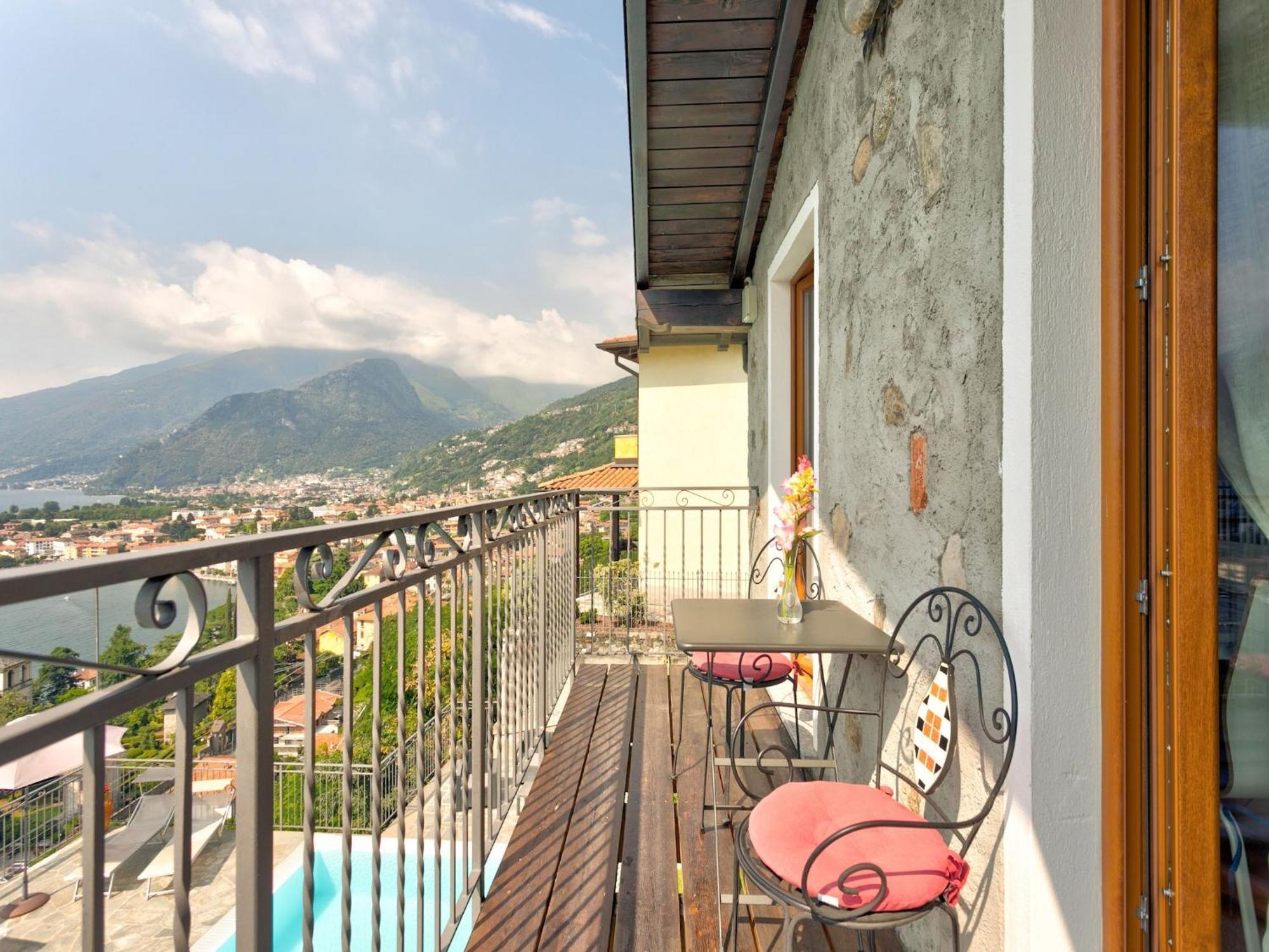 Apartment Wonderful Flat With Swimming Pool Lift And Garden Gravedona