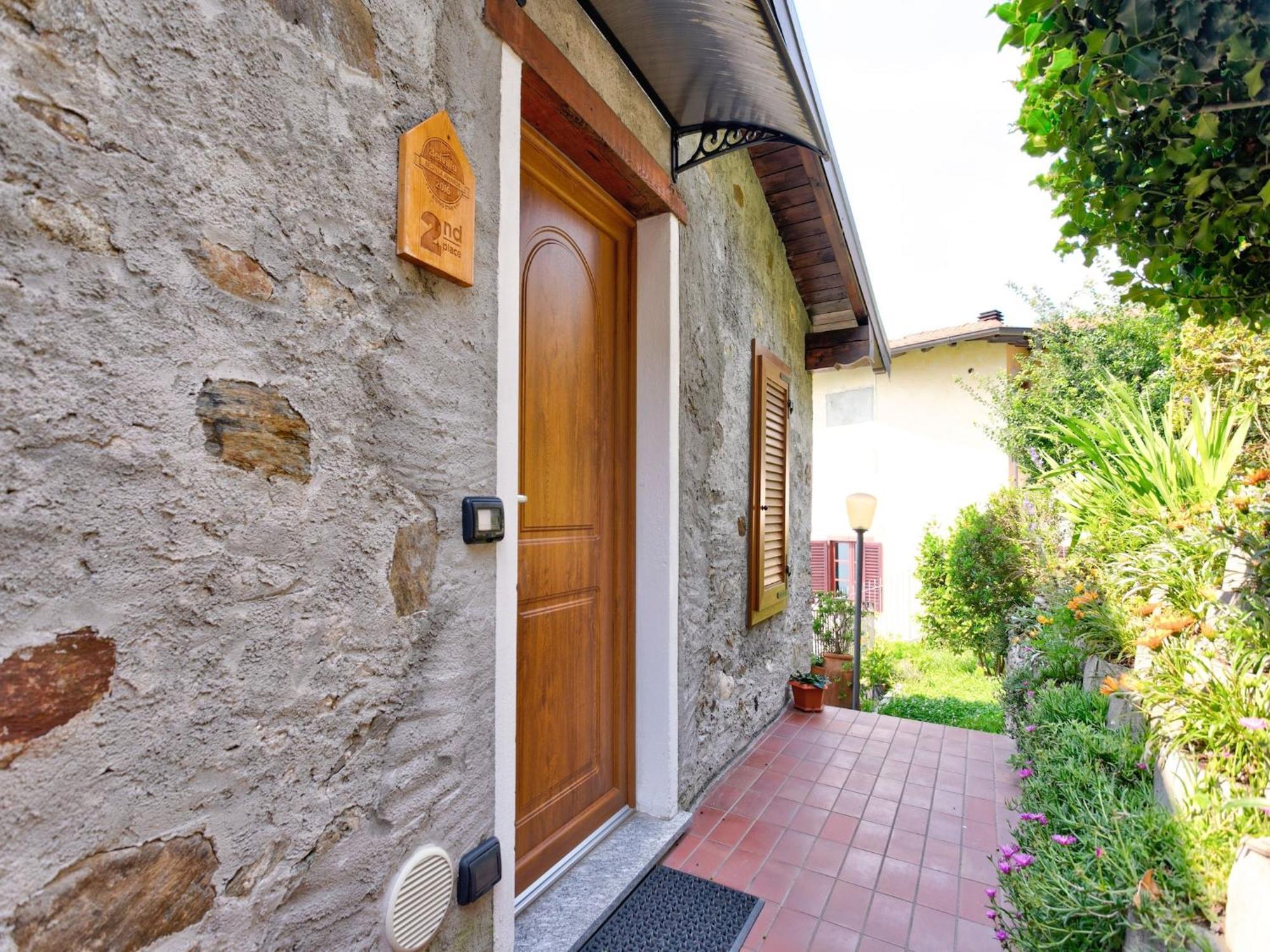 Wonderful Flat With Swimming Pool Lift And Garden *