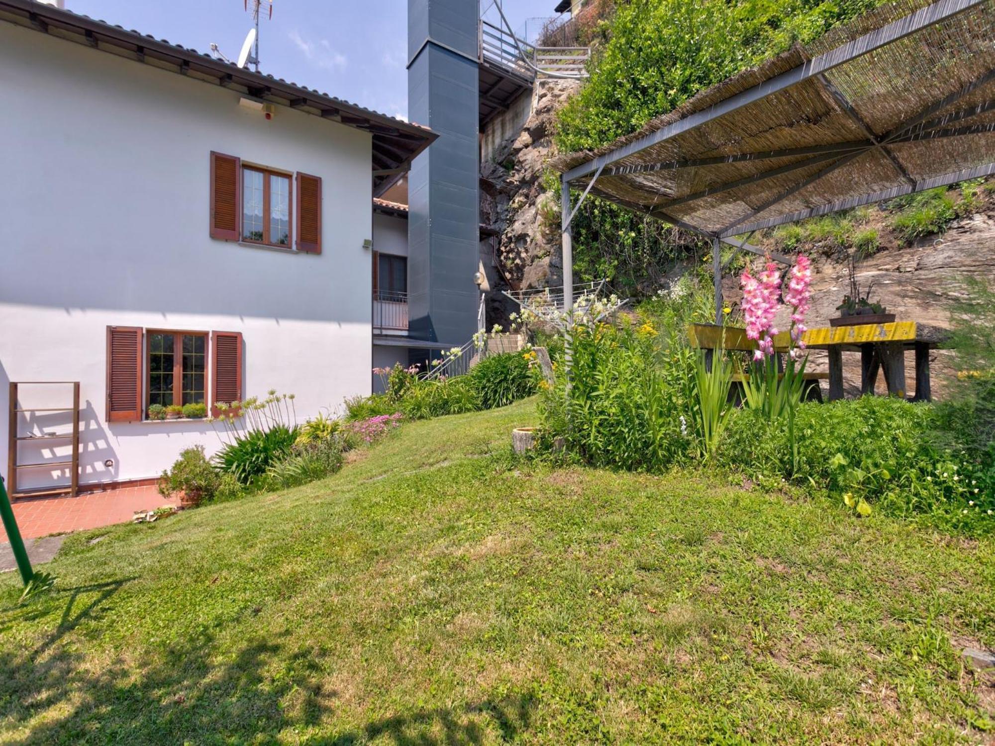 Wonderful Flat With Swimming Pool Lift And Garden Apartment *