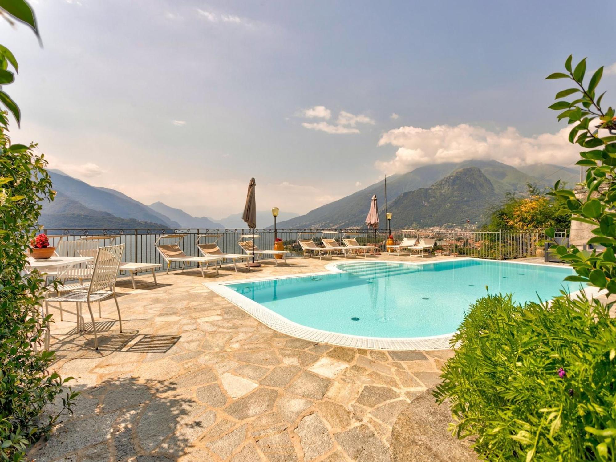 Apartment Wonderful Flat With Swimming Pool Lift And Garden