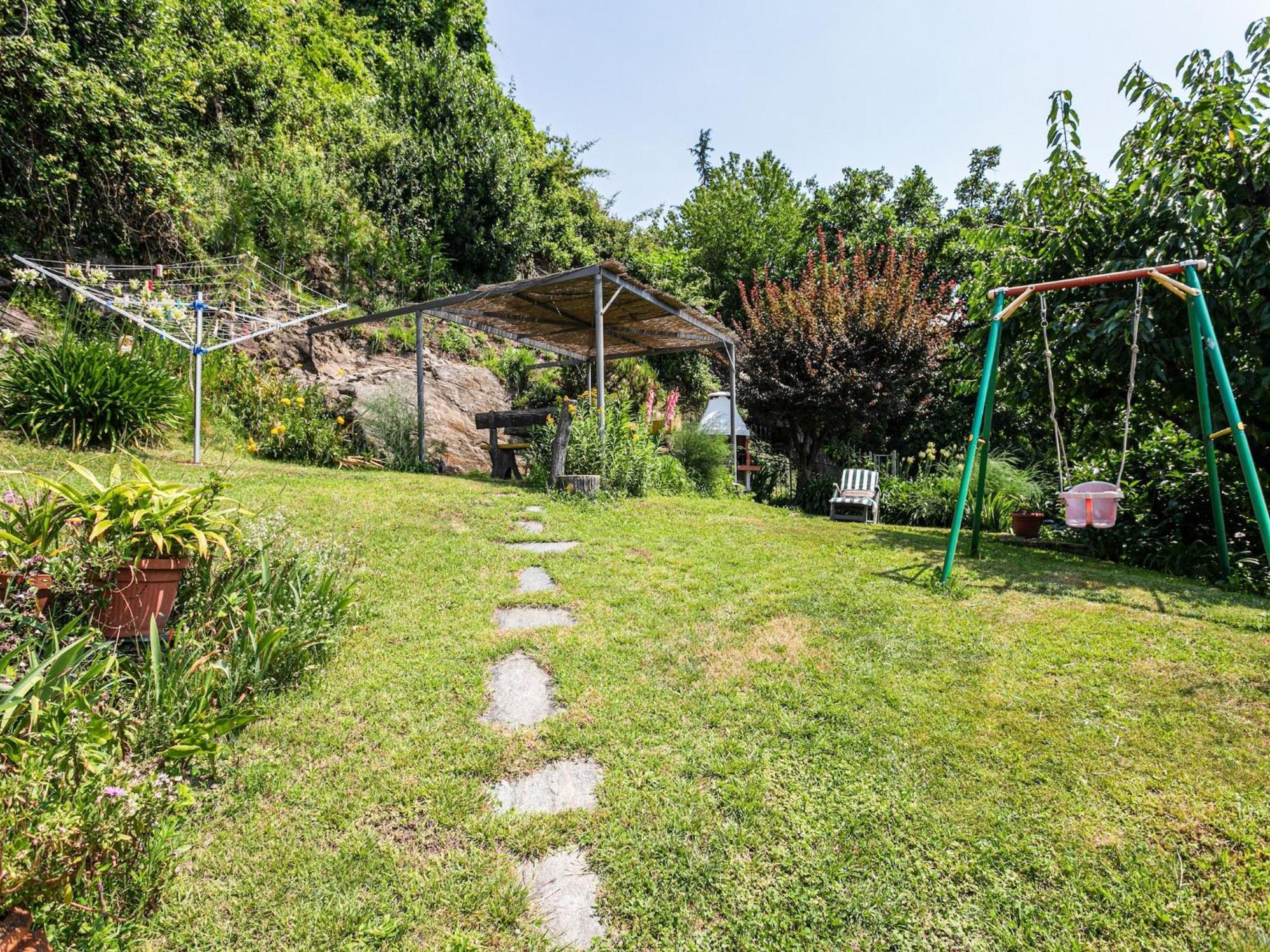 Wonderful Flat With Swimming Pool Lift And Garden Apartment