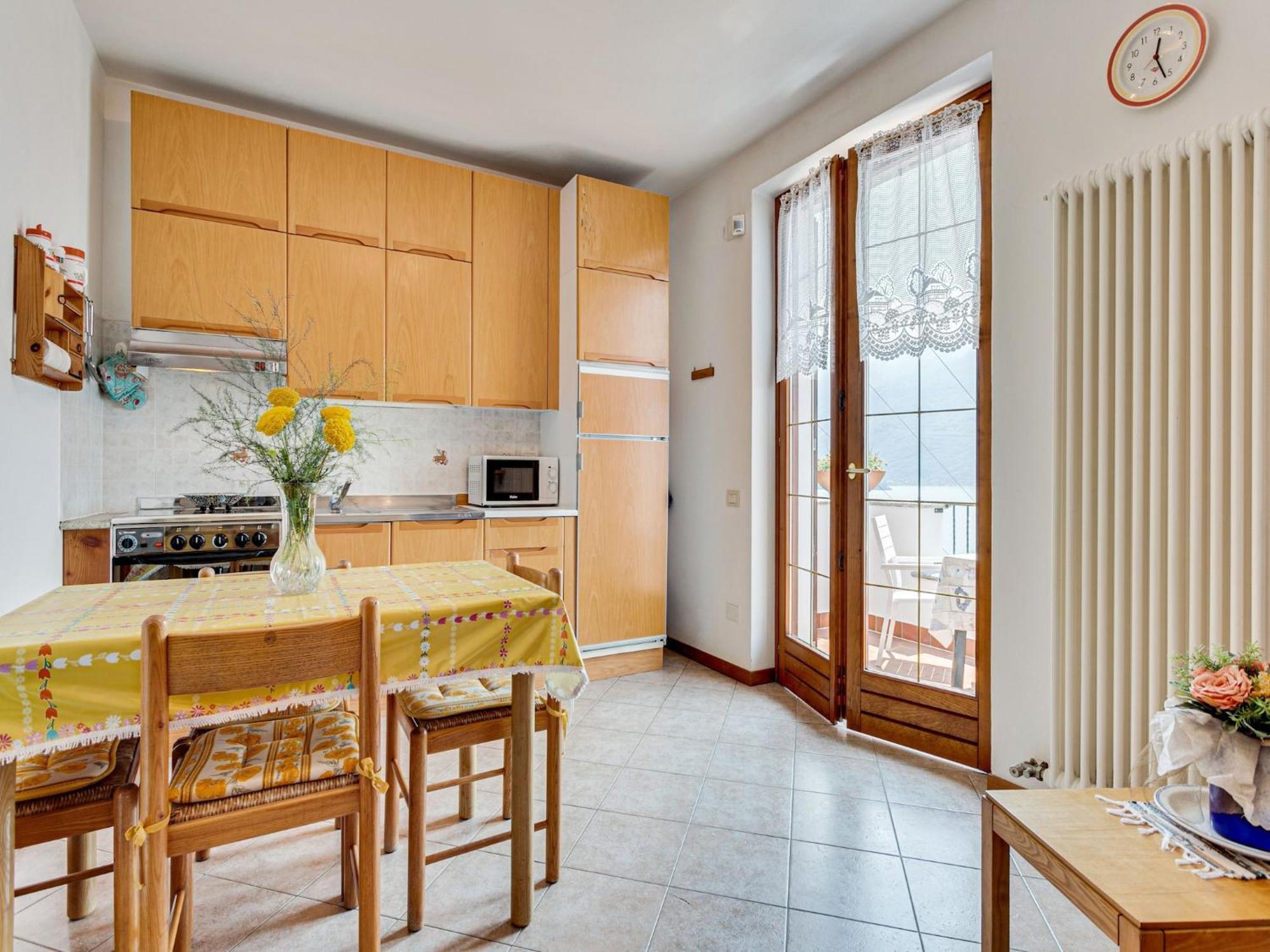 Wonderful Flat With Swimming Pool Lift And Garden Apartment Gravedona
