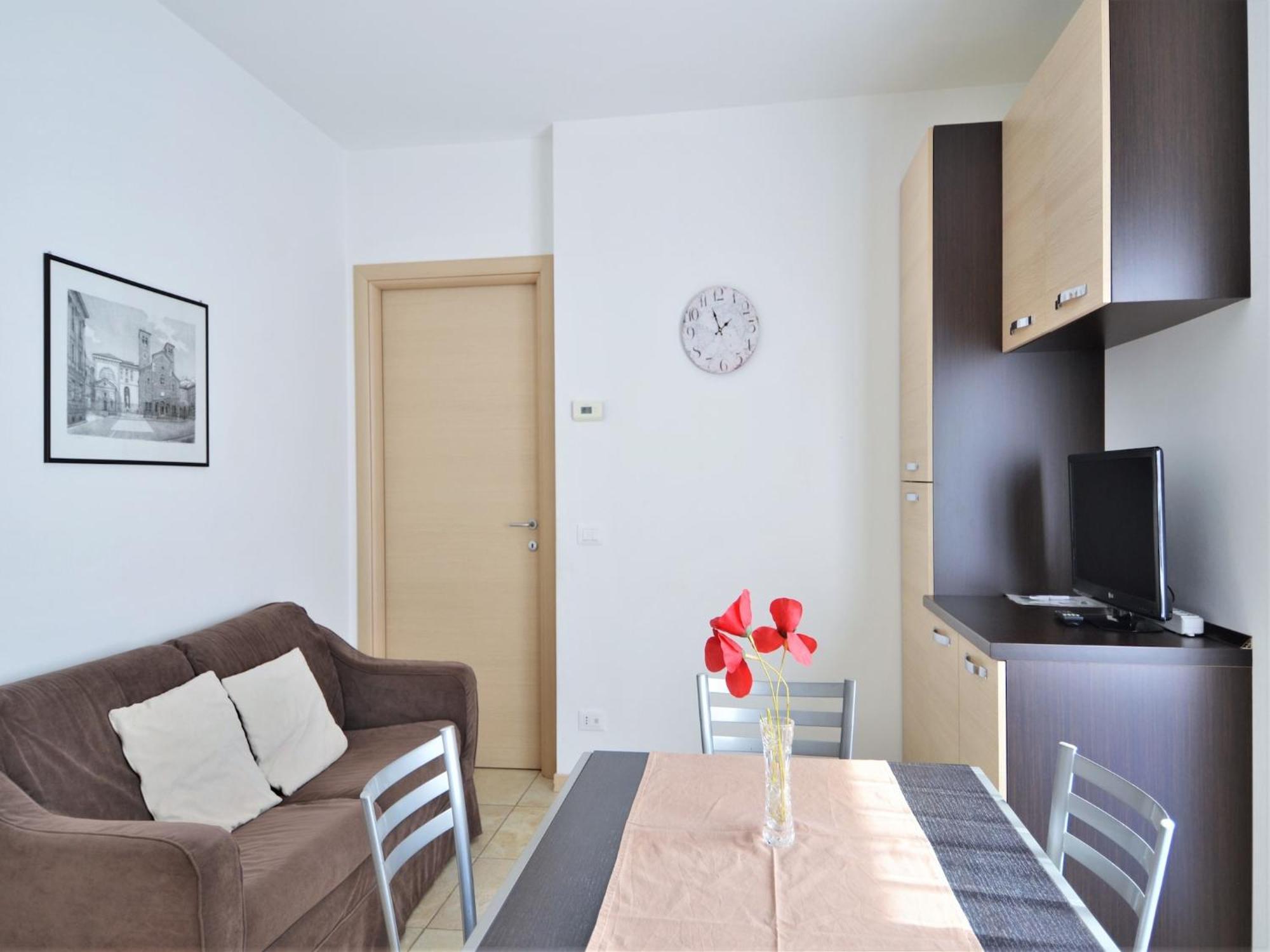 Snug In With Balcony Or Terrace Apartment *