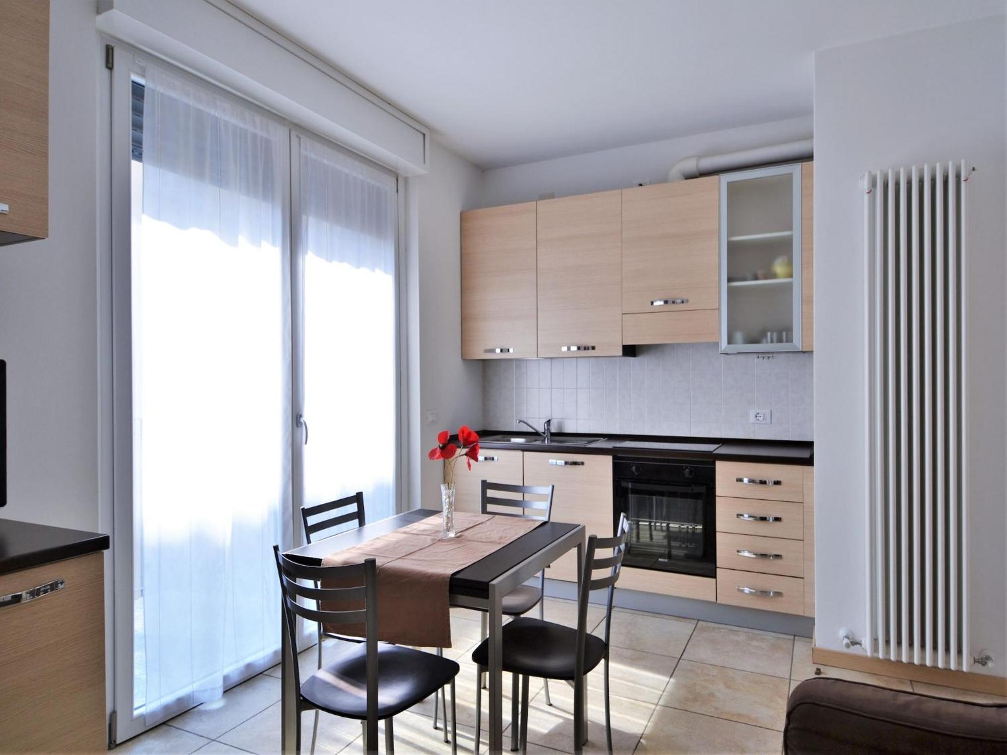 Snug In With Balcony Or Terrace *