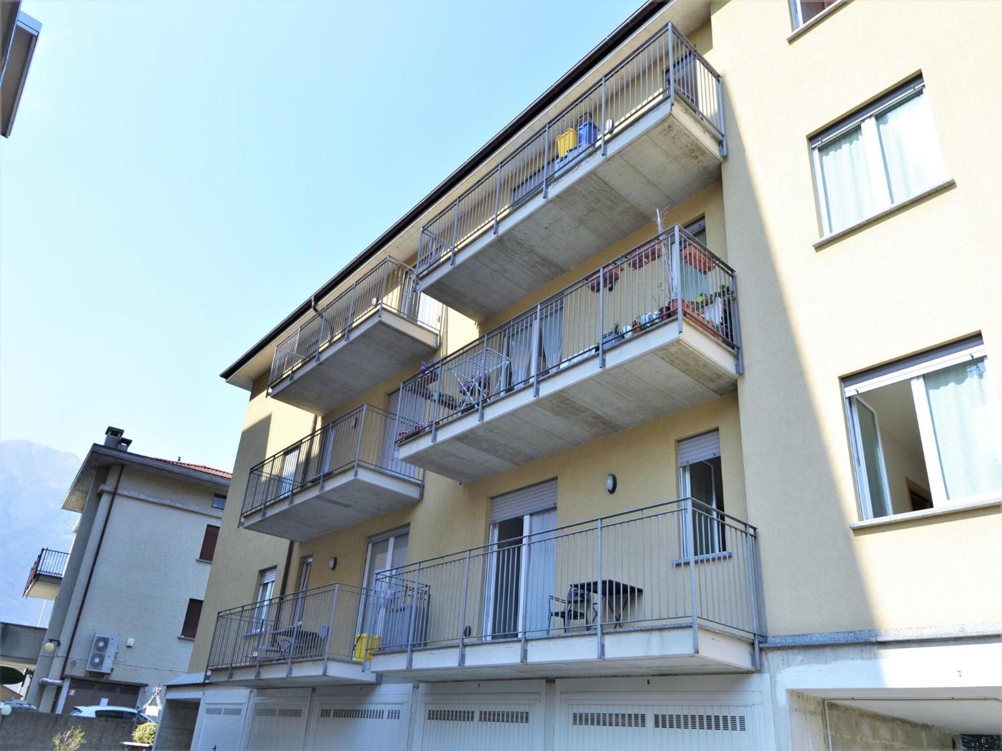 Apartment Simplistic In With Balcony Terrace *
