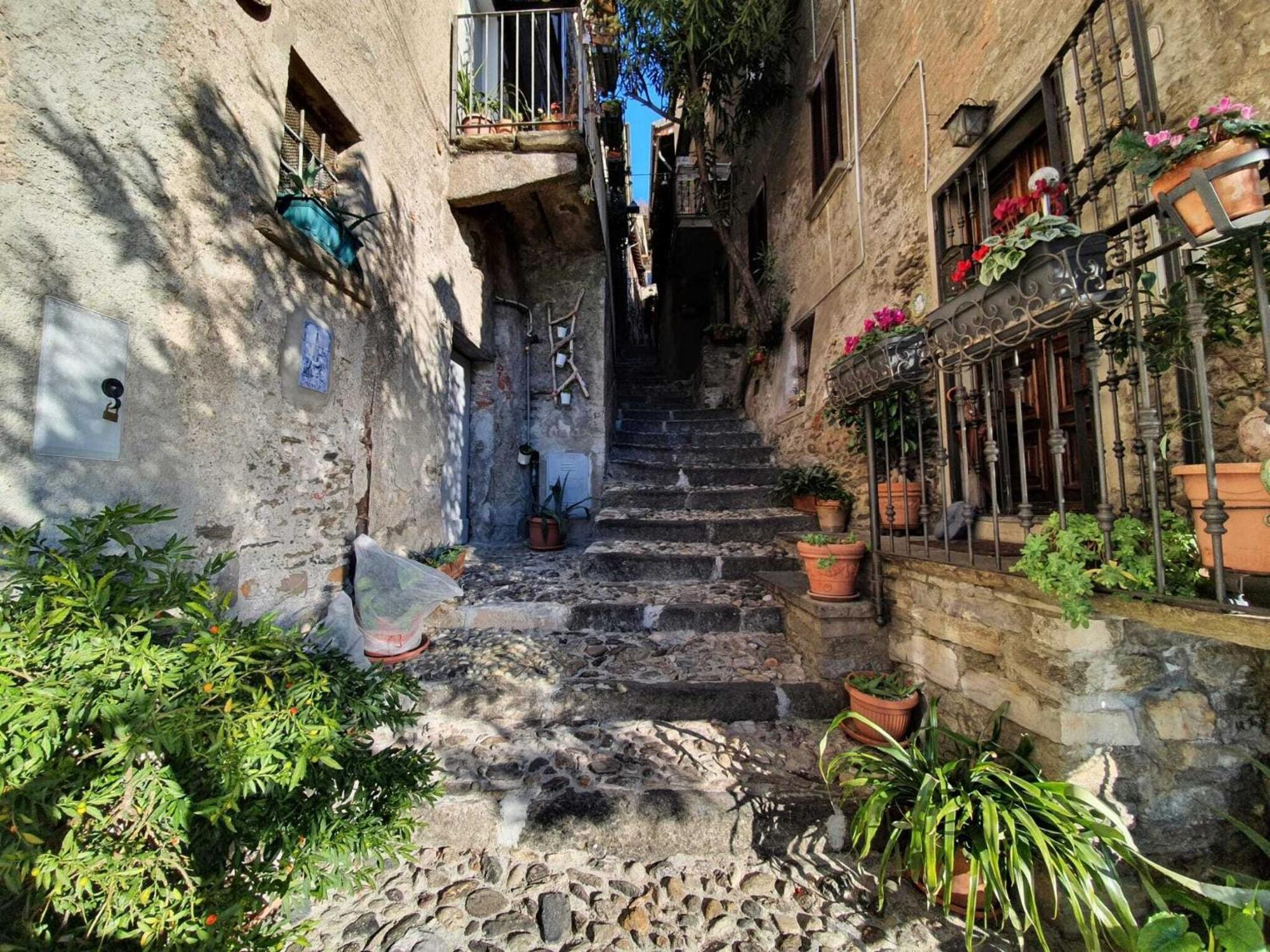 Apartment Simplistic In With Balcony Terrace Dervio
