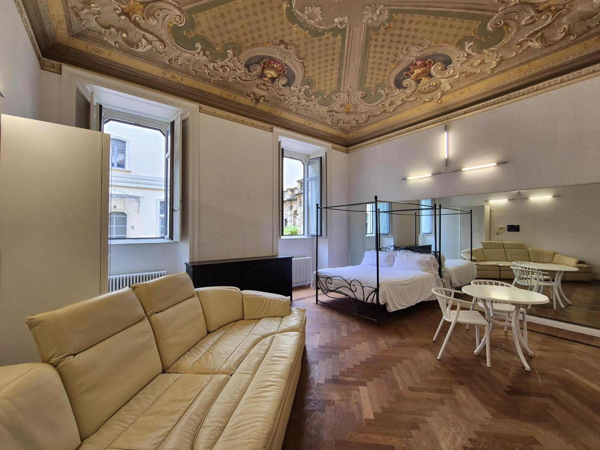 La Perla Town Apartment *