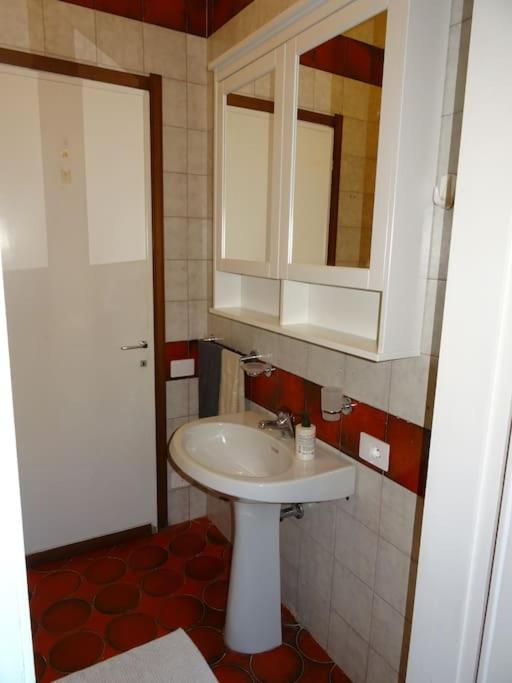 Ampio Monolocale Vicino Al Lungolago Di Apartment Lecco