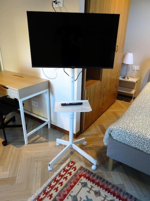 Ampio Monolocale Vicino Al Lungolago Di Apartment Lecco