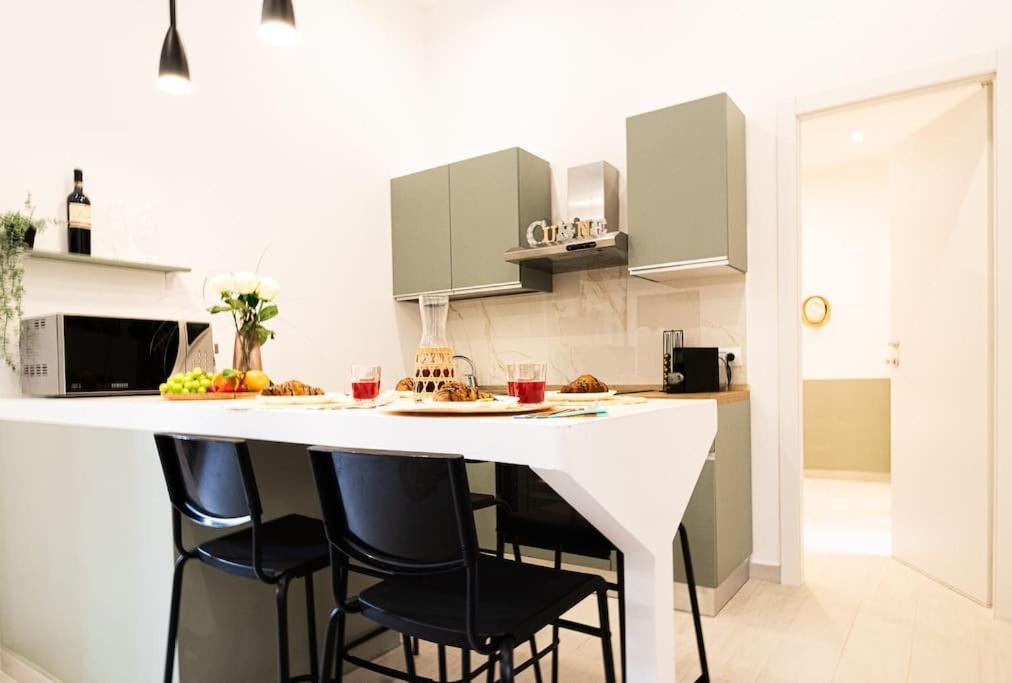 New Private In A-c Self Check-in Apartment Como