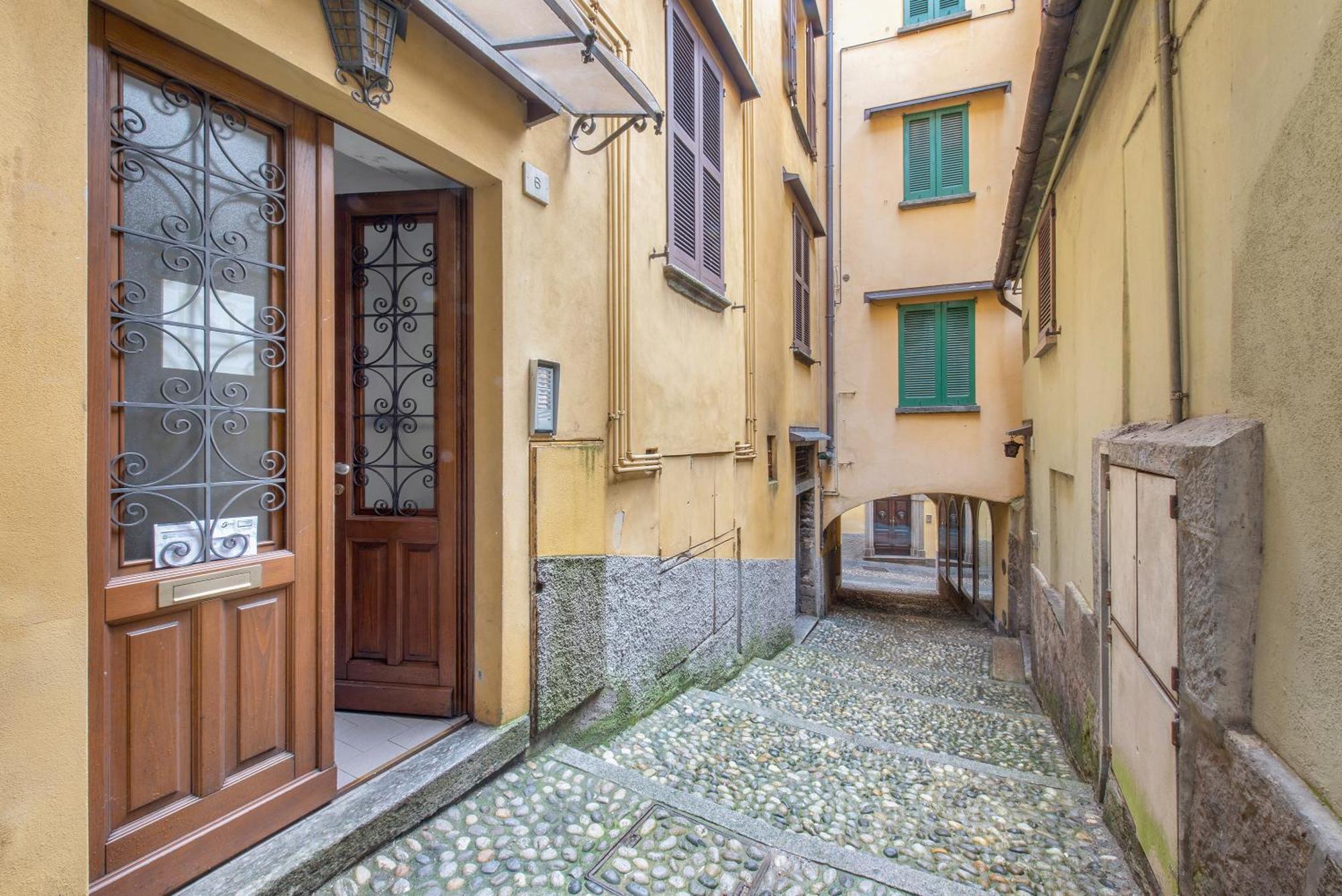 Kella's Apartment