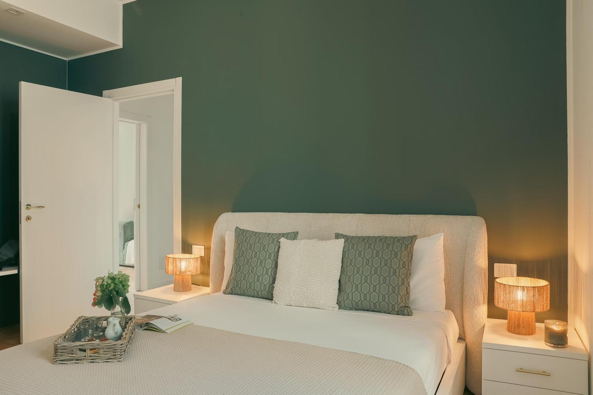 Apartment Rafael - By Myhomeincomo Como