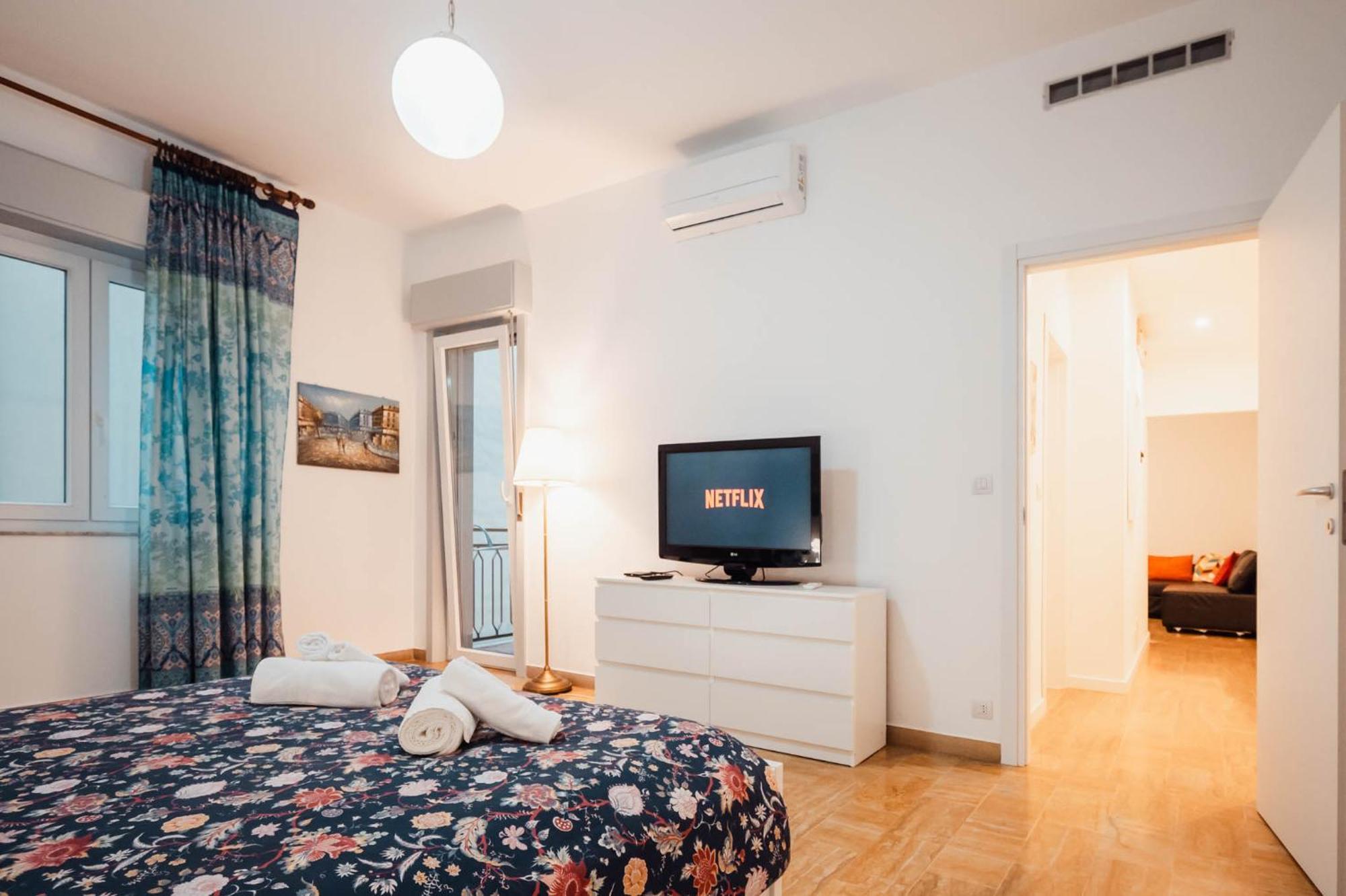 Sweethome Ampio Bilocale In Centro Con Parcheggio Gratuito Coperto Vicino A Stazione Como-milano