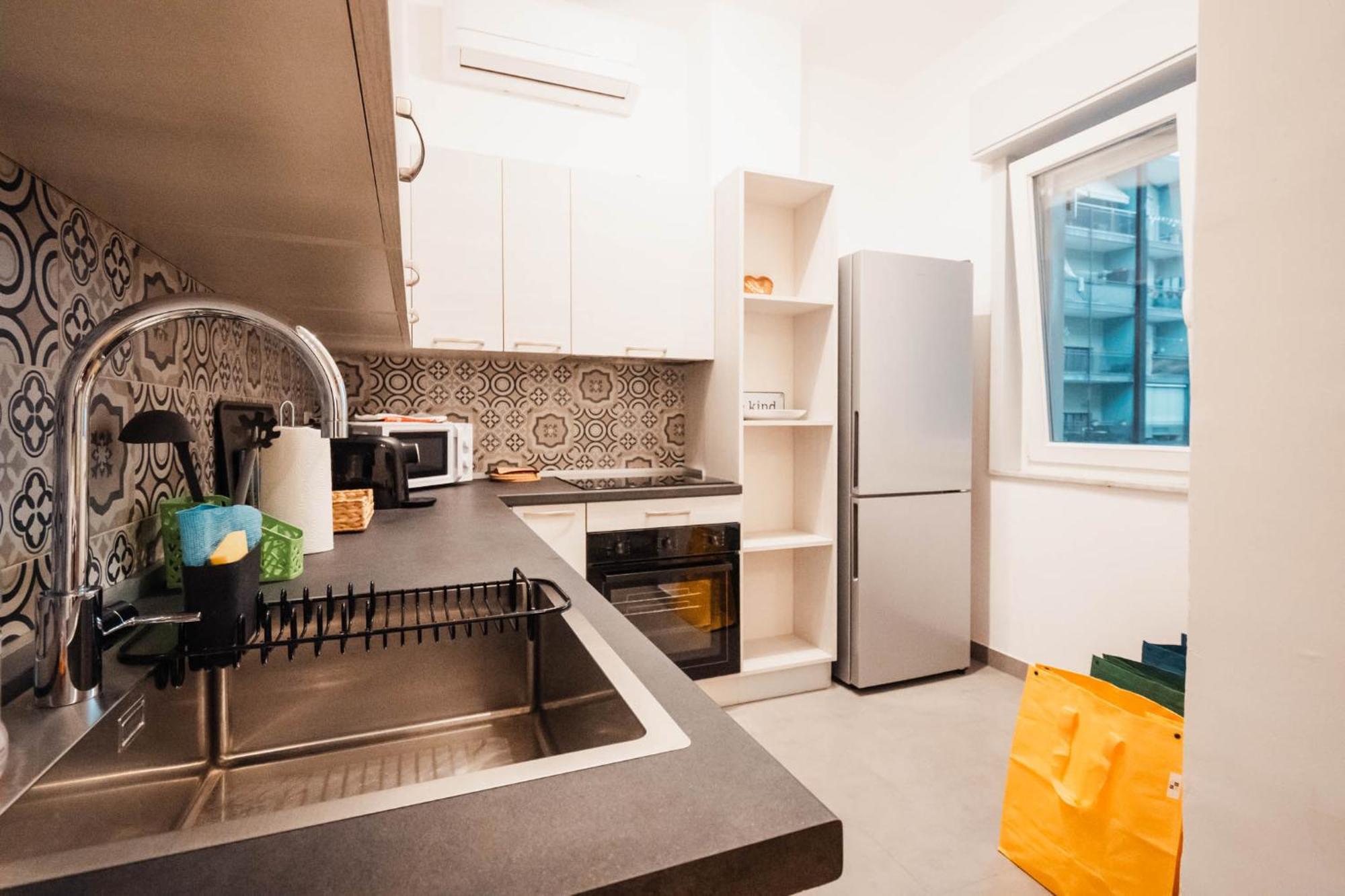 Apartment Sweethome Ampio Bilocale In Centro Con Parcheggio Gratuito Coperto Vicino A Stazione Como-milano *
