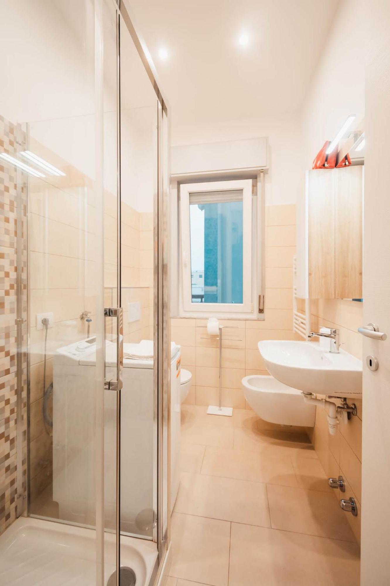 Sweethome Ampio Bilocale In Centro Con Parcheggio Gratuito Coperto Vicino A Stazione Como-milano Apartment Erba