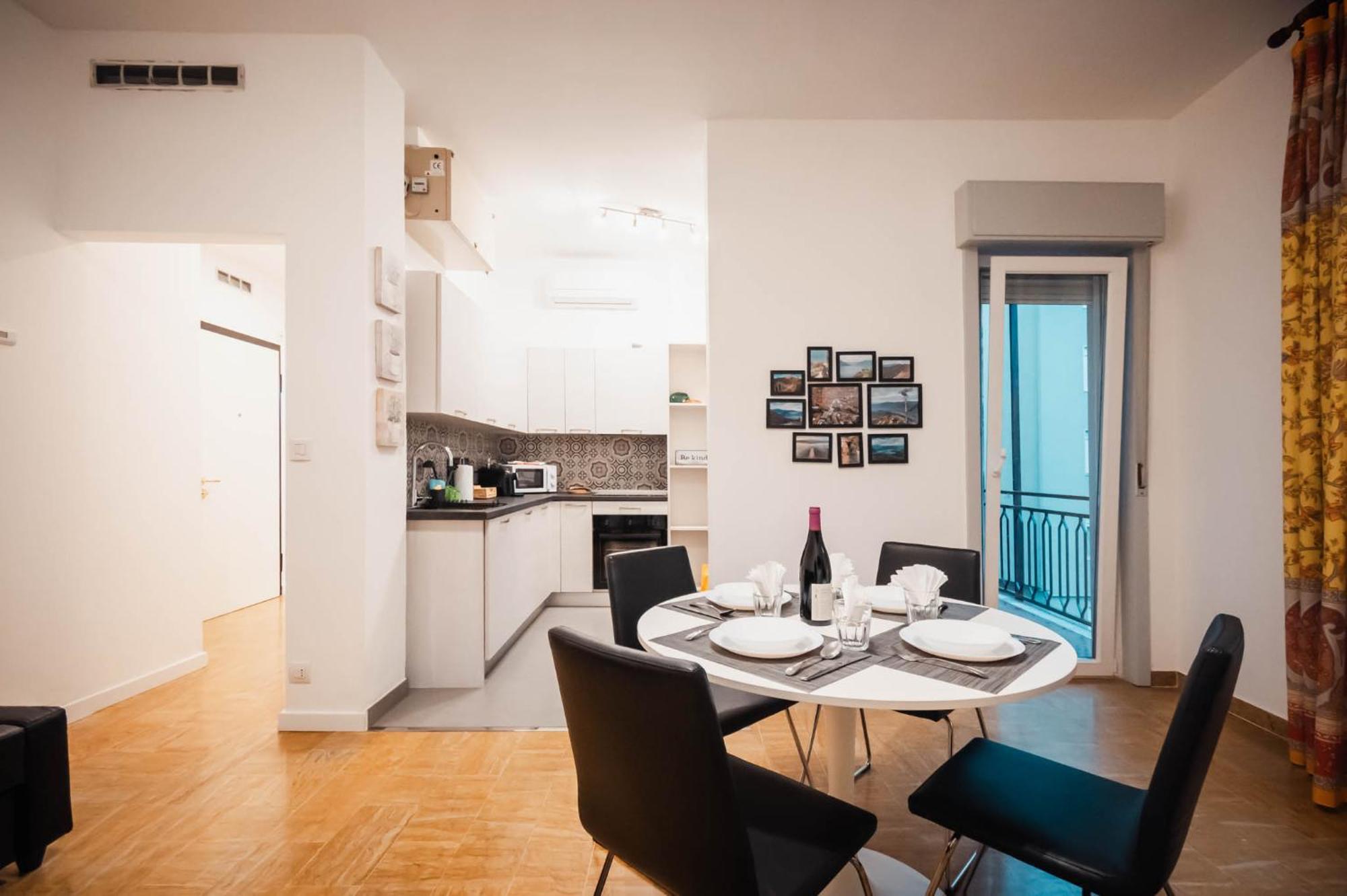 Sweethome Ampio Bilocale In Centro Con Parcheggio Gratuito Coperto Vicino A Stazione Como-milano