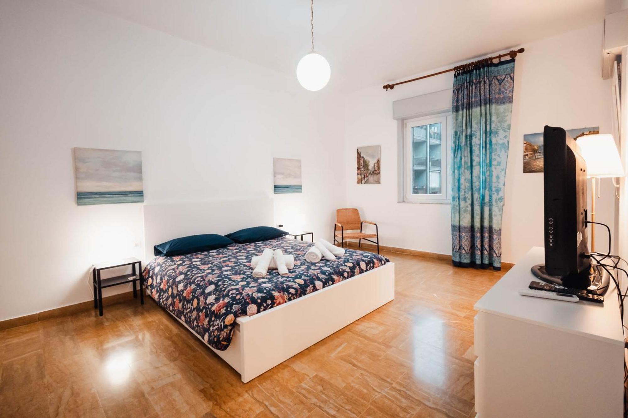 Apartment Sweethome Ampio Bilocale In Centro Con Parcheggio Gratuito Coperto Vicino A Stazione Como-milano *
