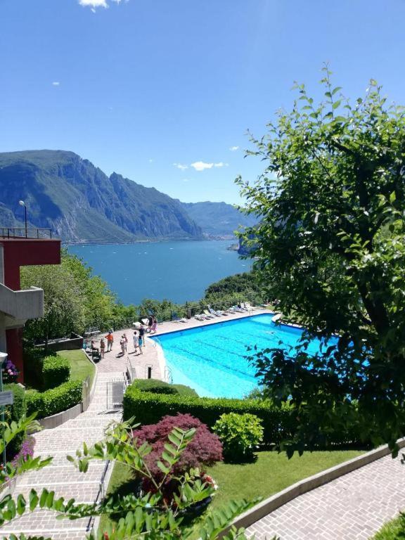 Penthouse With Big Terrace In With Pool * Valbrona