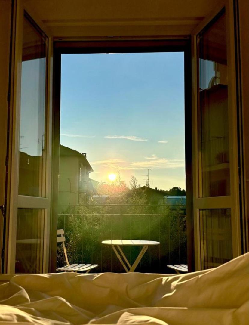 Lora Feathers Suite, Free Parking, Self Check In,4 Como