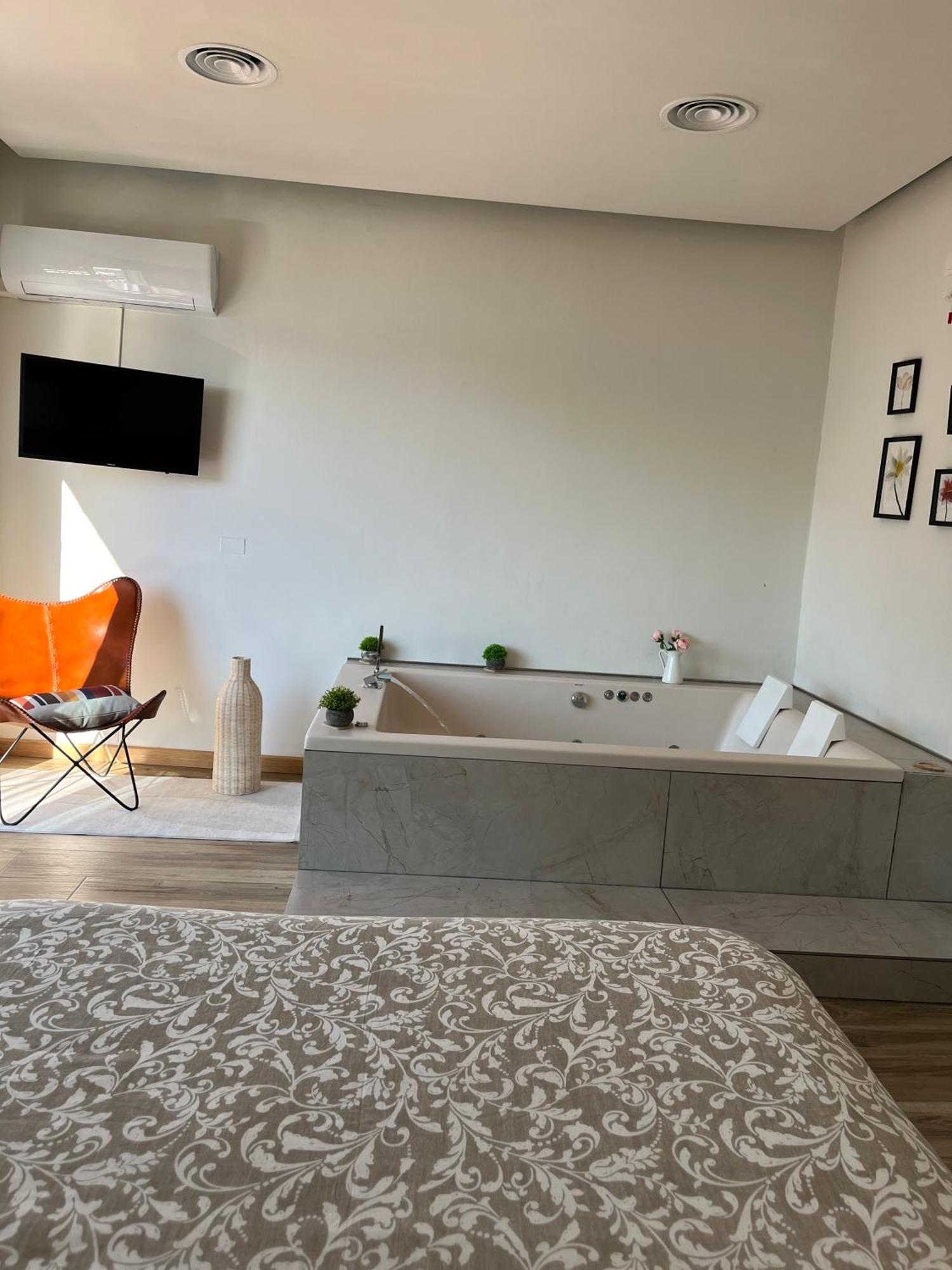 Giulietta View Jacuzzi 108 Blevio
