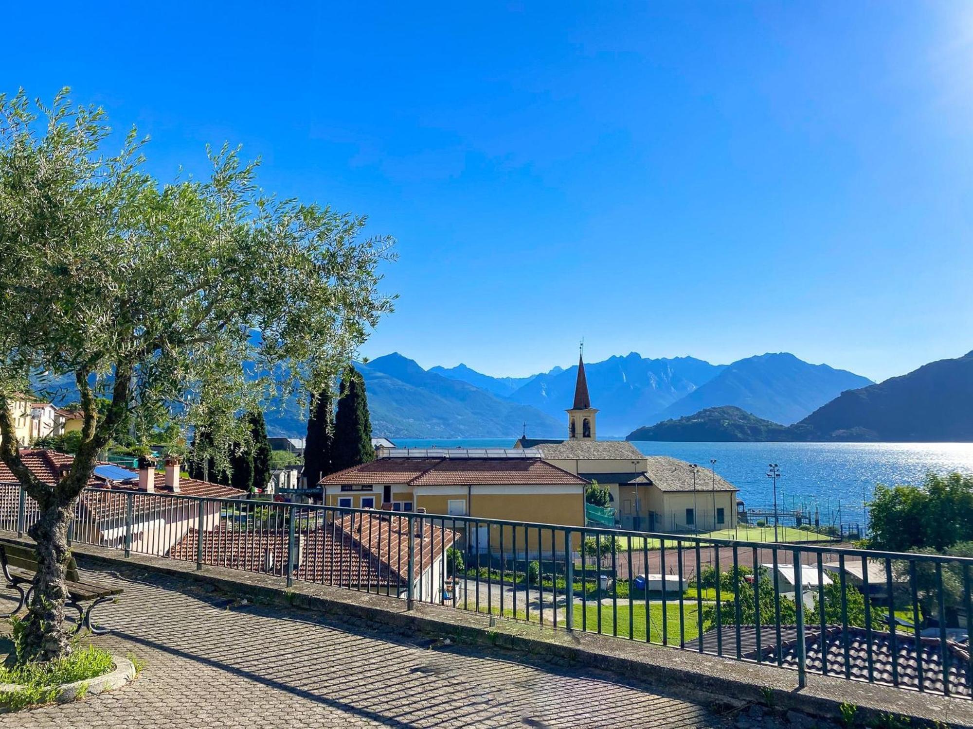 Riva Di Pianello Balkon-ferienwohnung Am See