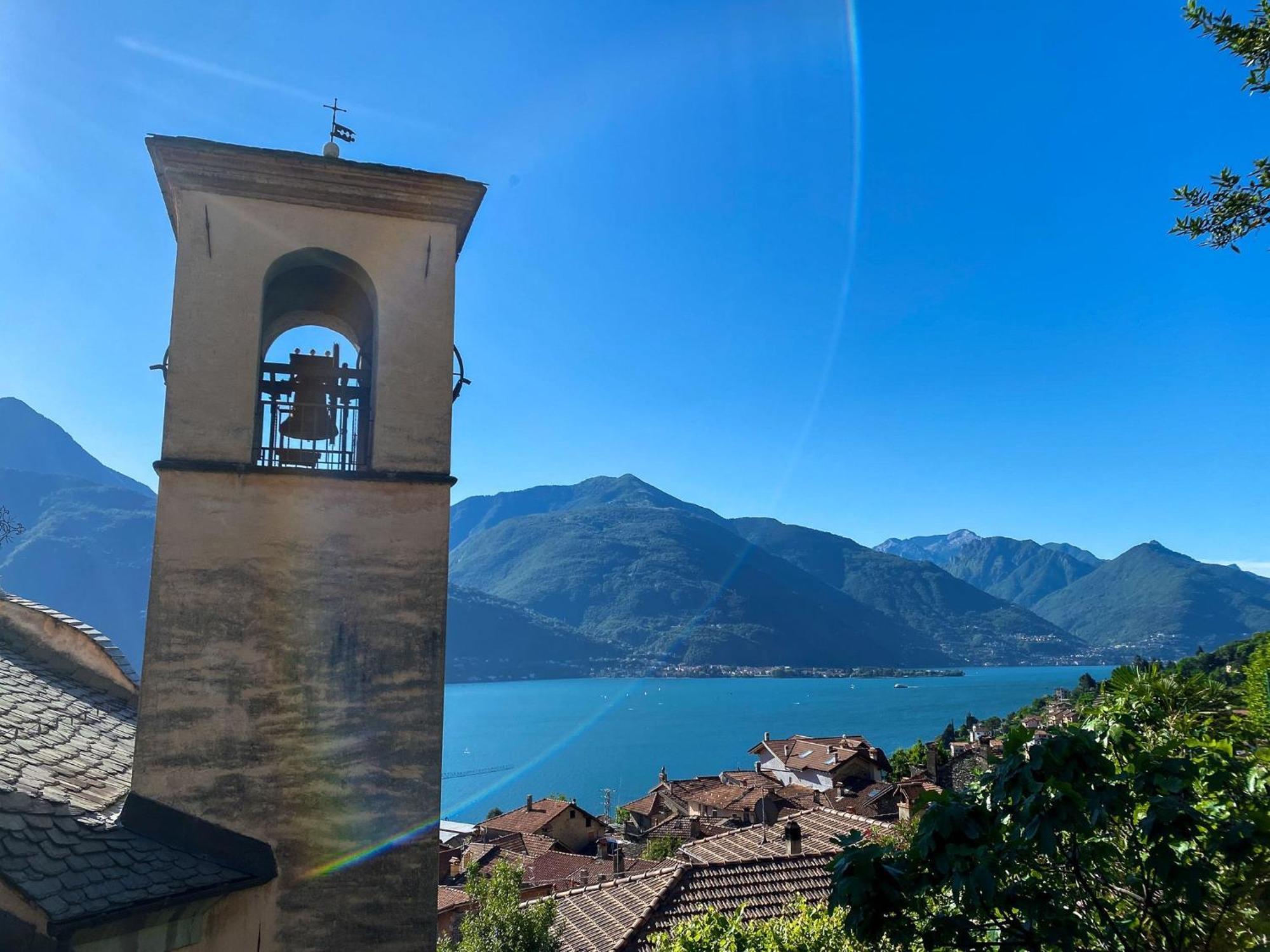 Riva Di Pianello Balkon-ferienwohnung Am See Apartment