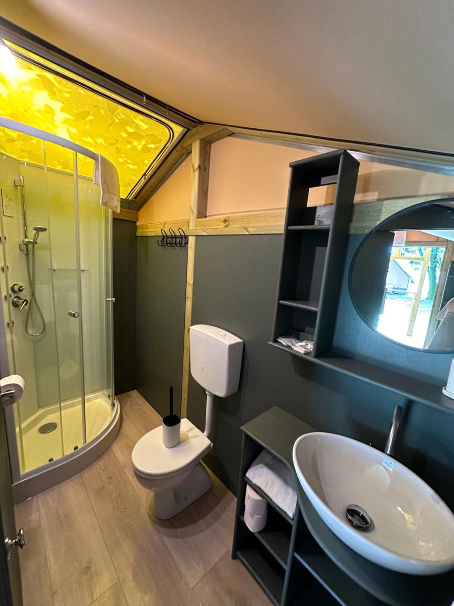 Luxury tent Glamping Rivabella *