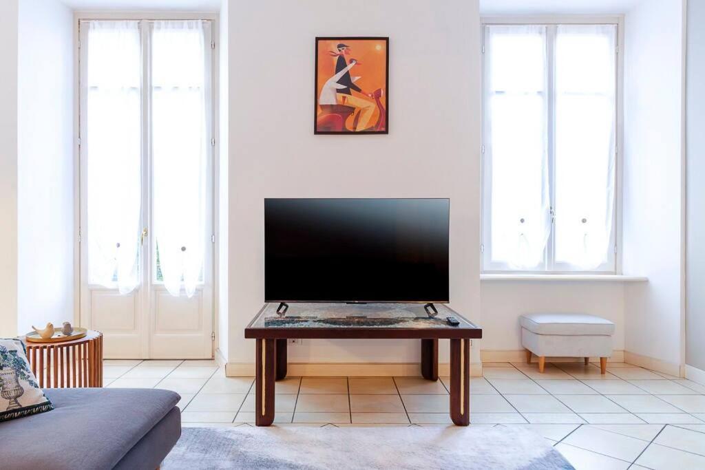 Luxury On The Center Of *