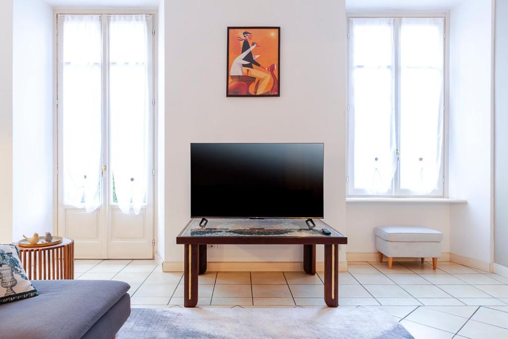 Red Luxury Homestay