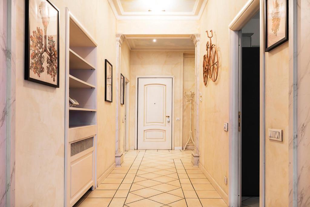 Red Luxury Homestay Como