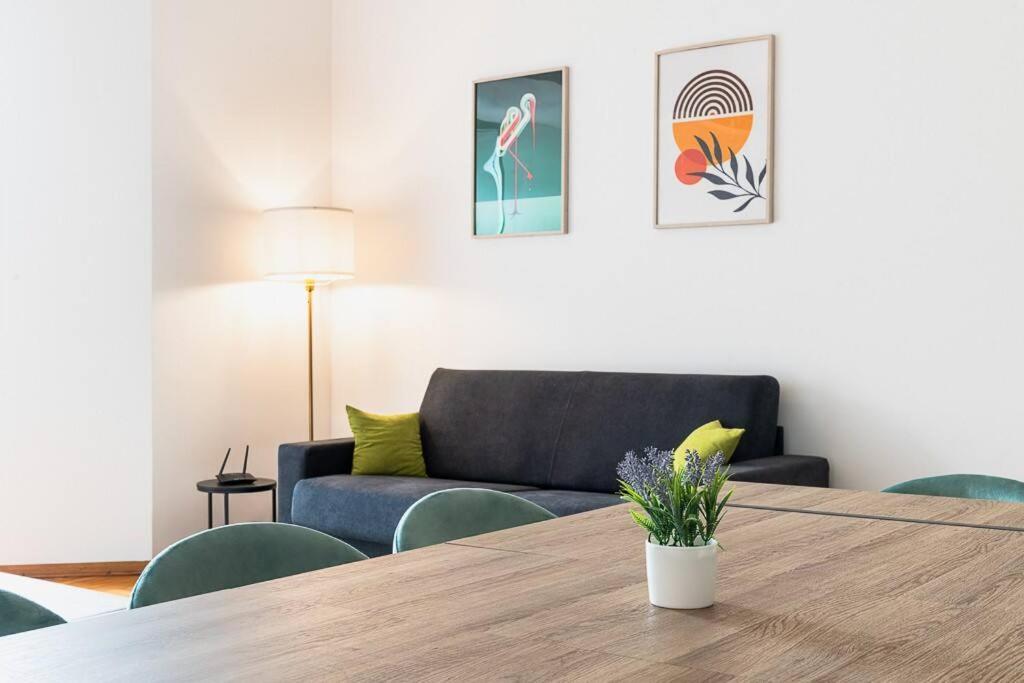 3 Bedroom Beautiful View Near Center