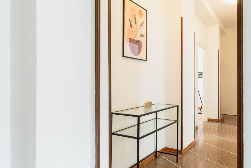 Apartment 3 Bedroom Beautiful View Near Center *