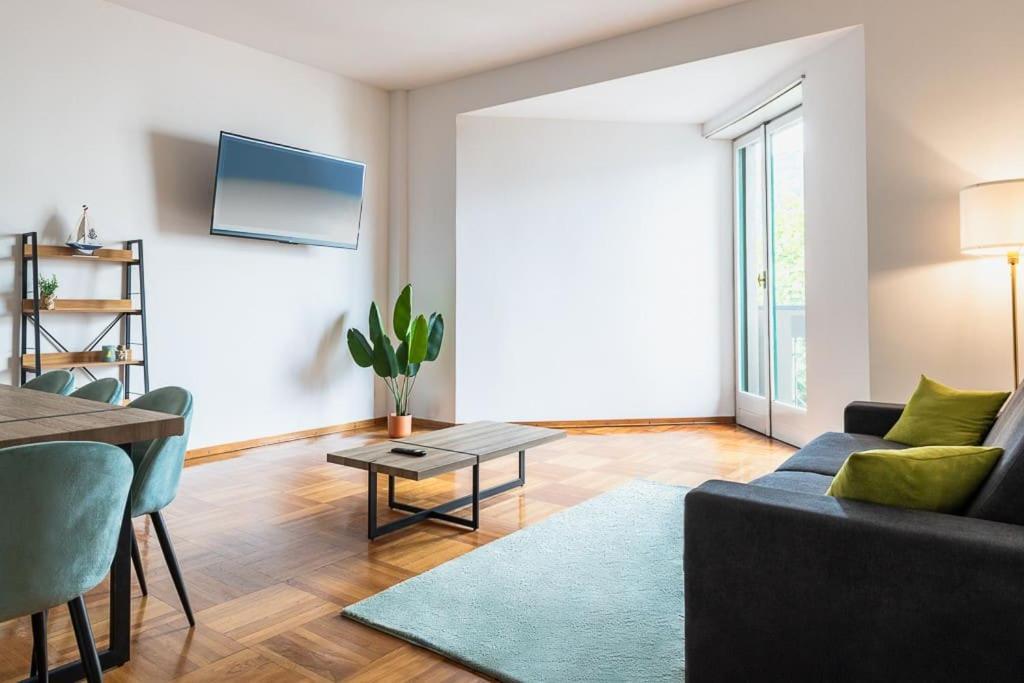 3 Bedroom Beautiful View Near Center *