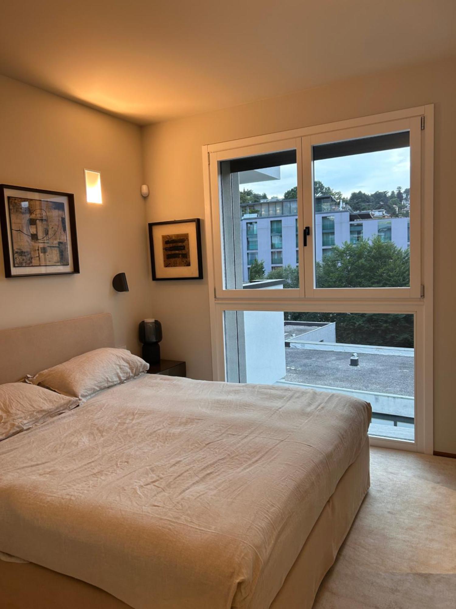 Luxury White House Como