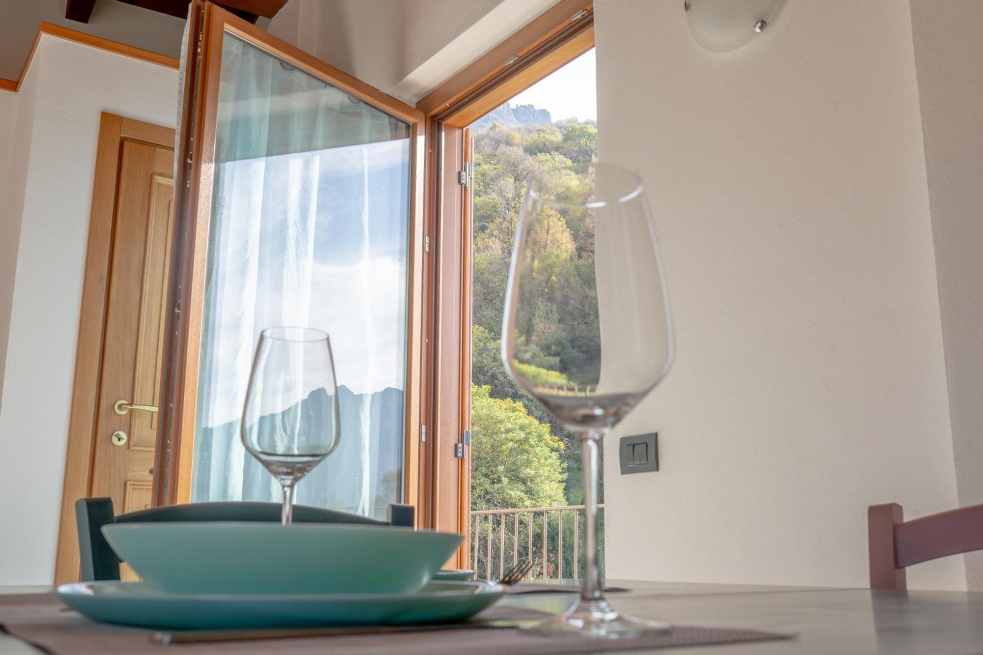 Apartment Larius - View Mandello del Lario