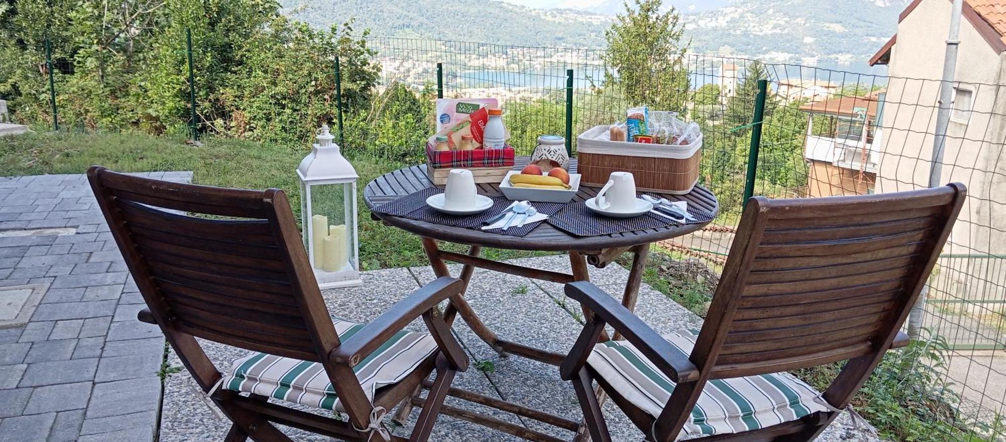 La Dimora Dei Due Laghi Bed & Breakfast *