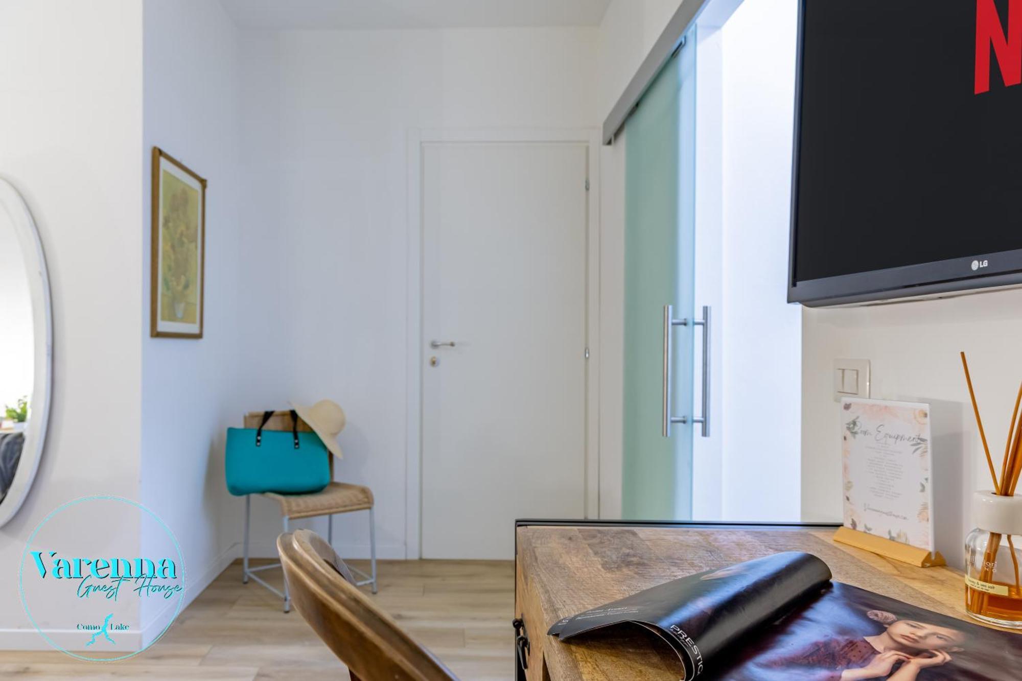 2 Guest house *