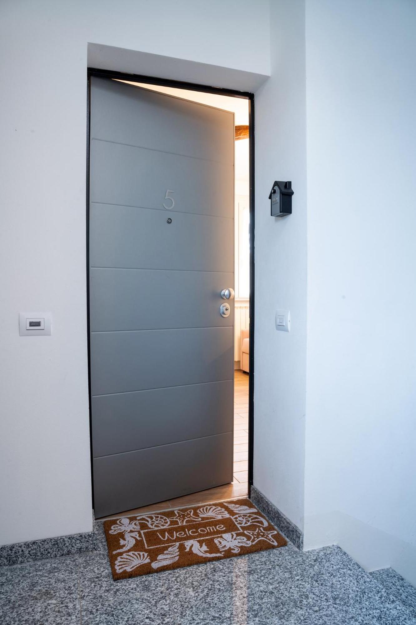 Lora Flowers Suite, Free Parking,self Check In, 5 *