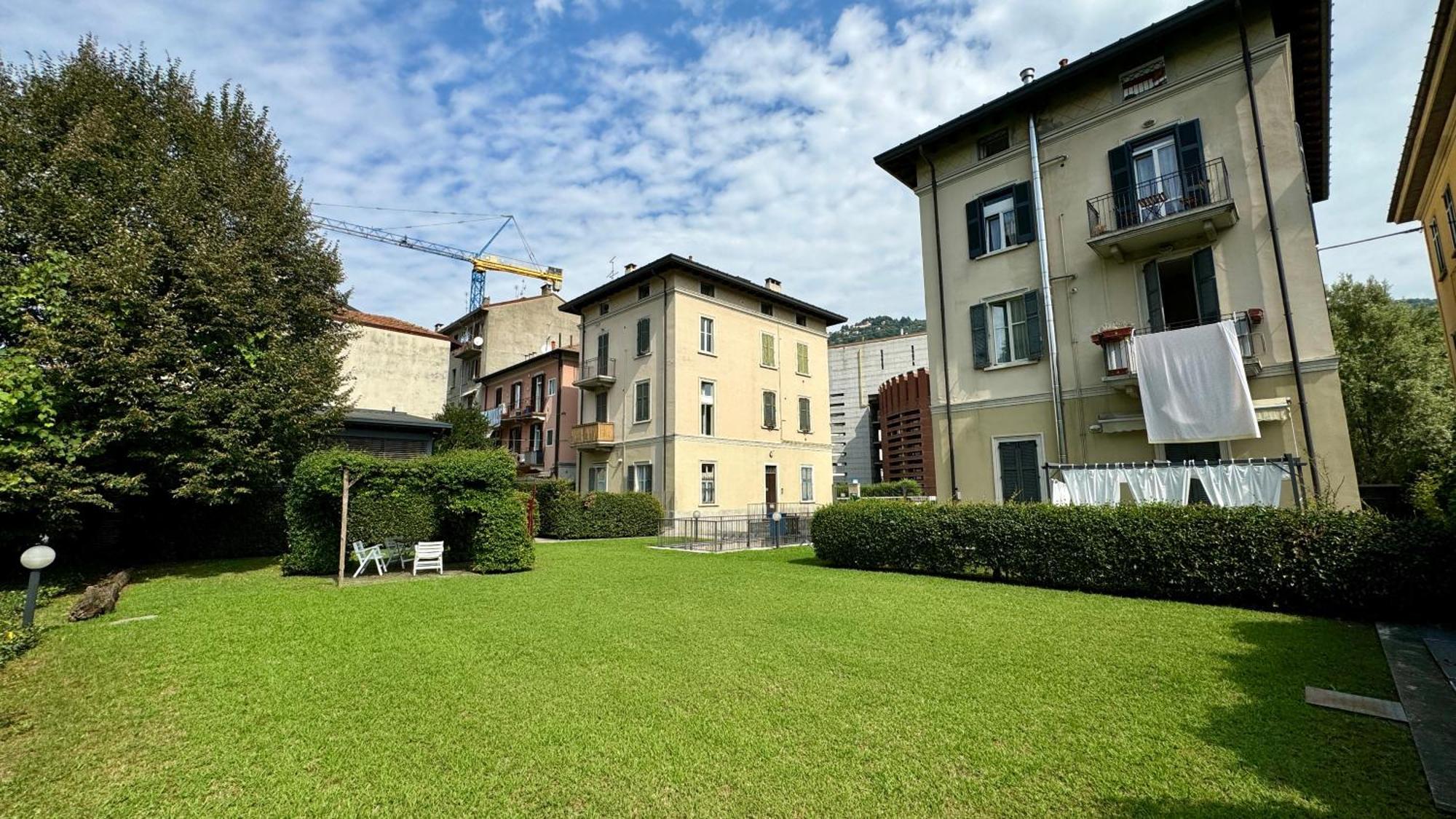 Axelparkcomo Apartment