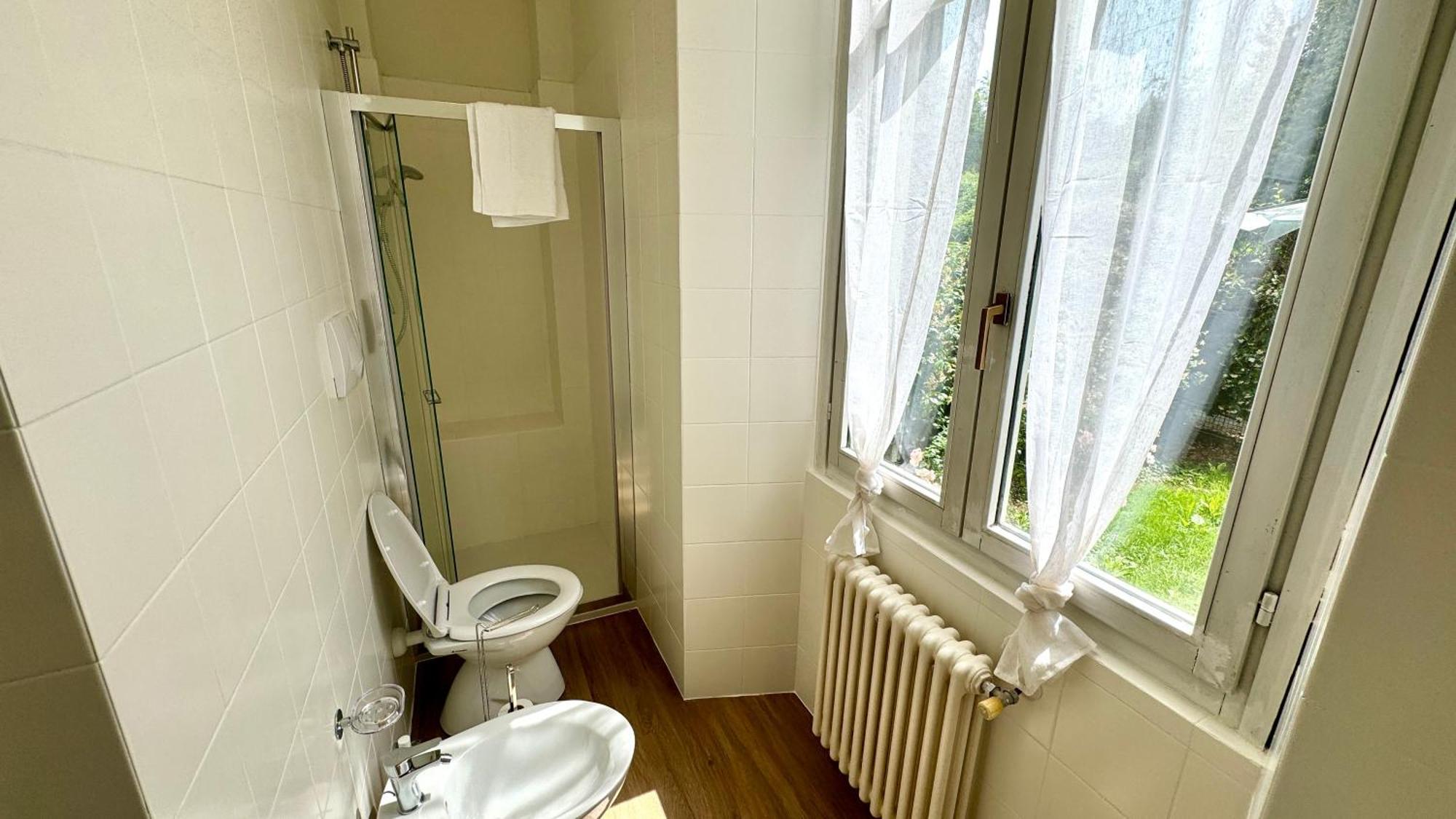 Axelparkcomo Apartment