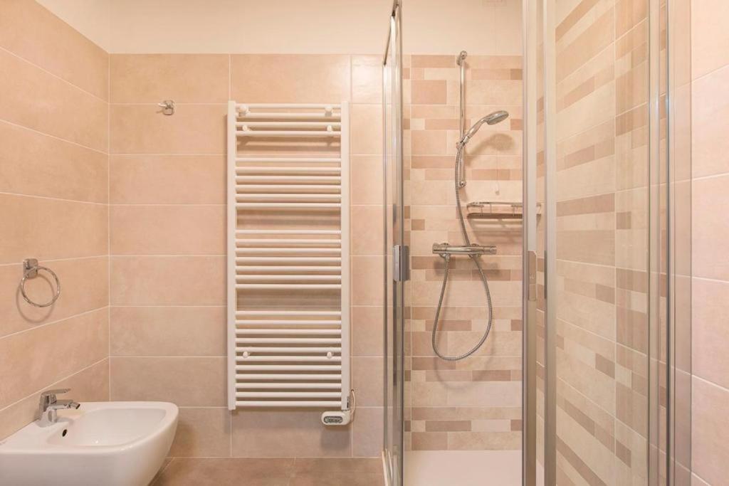 Bilocale In Via Bellinzona Apartment Como