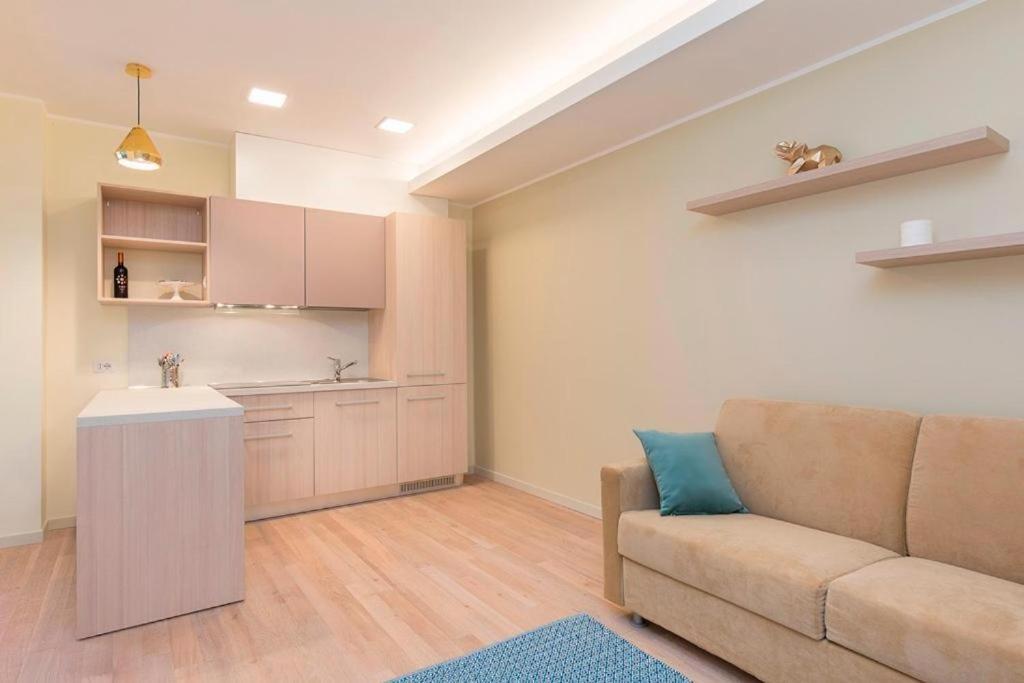 Bilocale In Via Bellinzona Apartment *