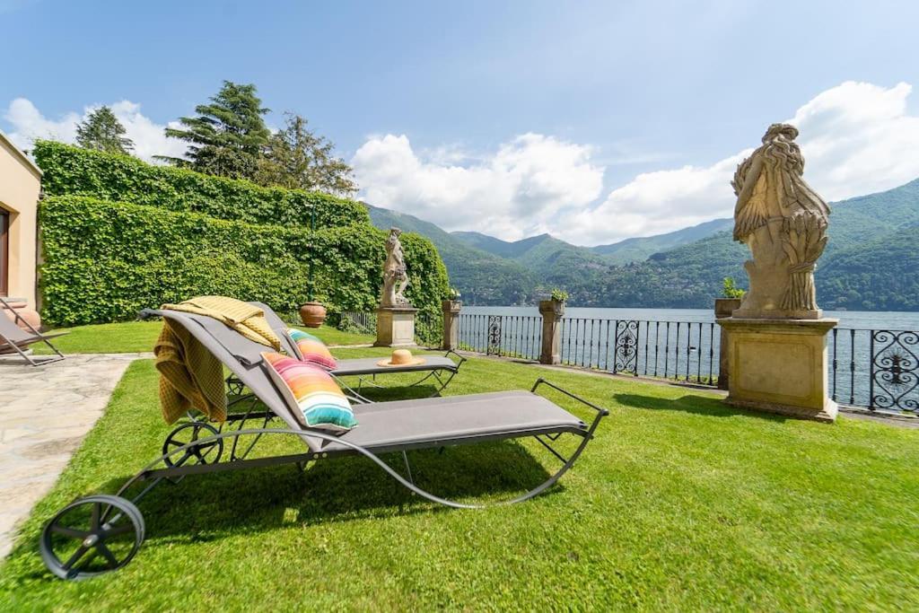 Villa Lakefront 1800s Private Dock, Art Luxury *