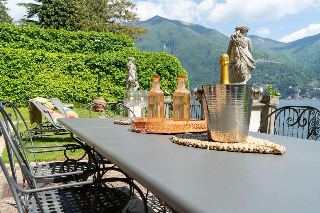 Lakefront 1800s Private Dock, Art Luxury *