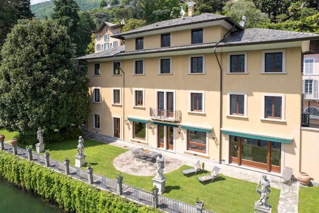 Villa Lakefront 1800s Private Dock, Art Luxury *